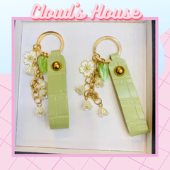 MÓC KHÓA Hoa tua rua kèm Dây da