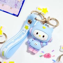 MÓC KHÓA Cậu bé Phi Hành Gia Đeo Balo Rainbow Travel