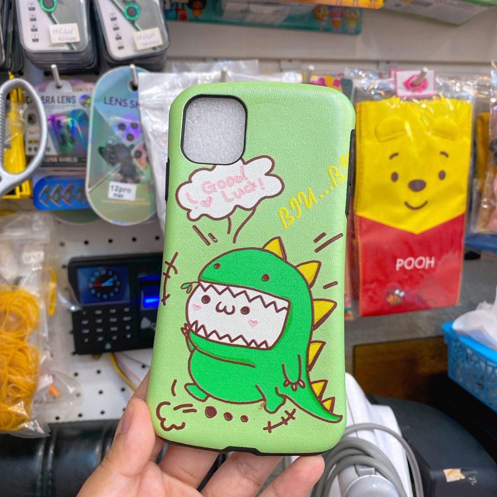 Case Ốp điện thoại iPhone khủng long nhám da nền xanh lá phôi bo tròn iPhone 7+/X/XS/XSM/11/12/Pro/Promax