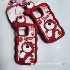 Case Ốp điện thoại iPhone Gấu dâu Lotso khoe bụng Lucky 3D Nổi Su dẻo Chống Shock iPhone 11/12/13/14/Pro/Promax