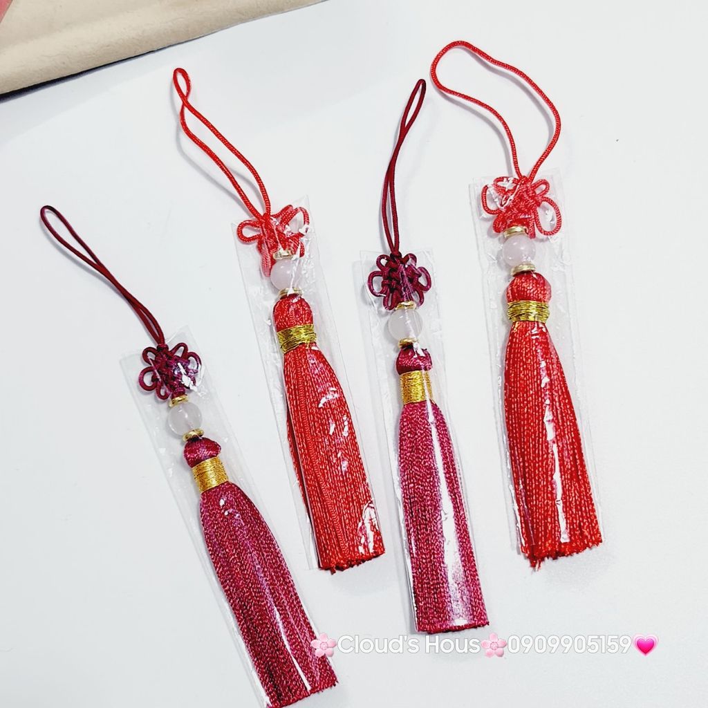 Móc Khóa Tua Rua Đồng Tâm Kết Treo Ngọc Bội ( TAIWAN)