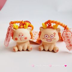 Móc Khóa Lân Ngồi Biểu Cảm Hài Hước Có Chuông - TẾT