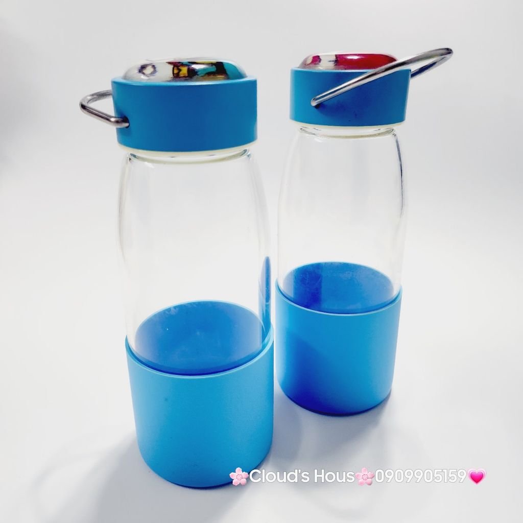 Bình Nước Thủy tinh Doraemon có quai cầm Inox