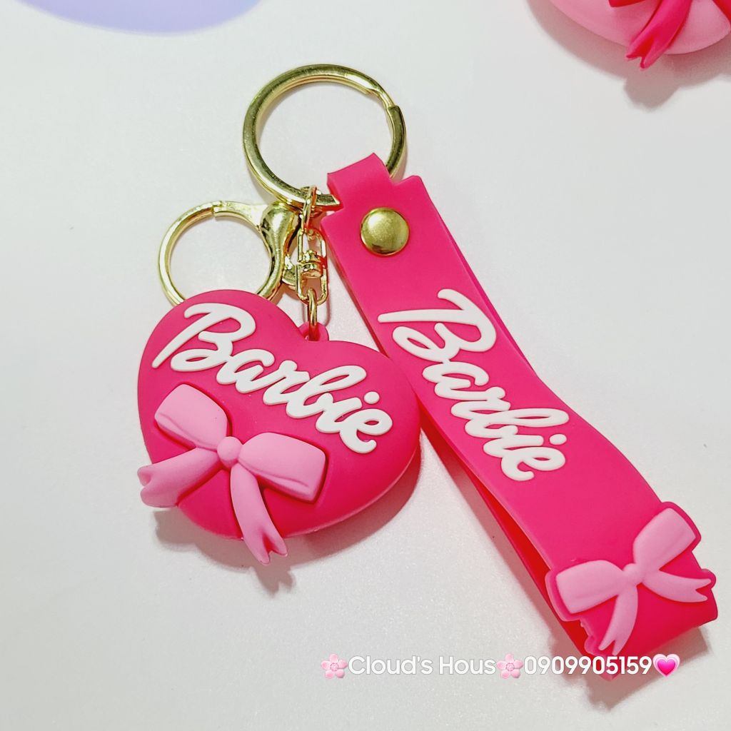 Móc Khóa Barbie Trái Tim bên lề