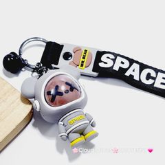 Móc Khóa Gấu BearBrick Đội Mũ Phi Hành Gia Space