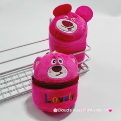 Bóp móc khoá Gấu dâu Lotso Vải bông nhung ( Tặng Kèm Tai Nghe)