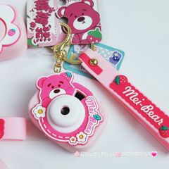 Móc Khóa Máy Ảnh Gấu Dâu Lotso Có đèn Mi Bear