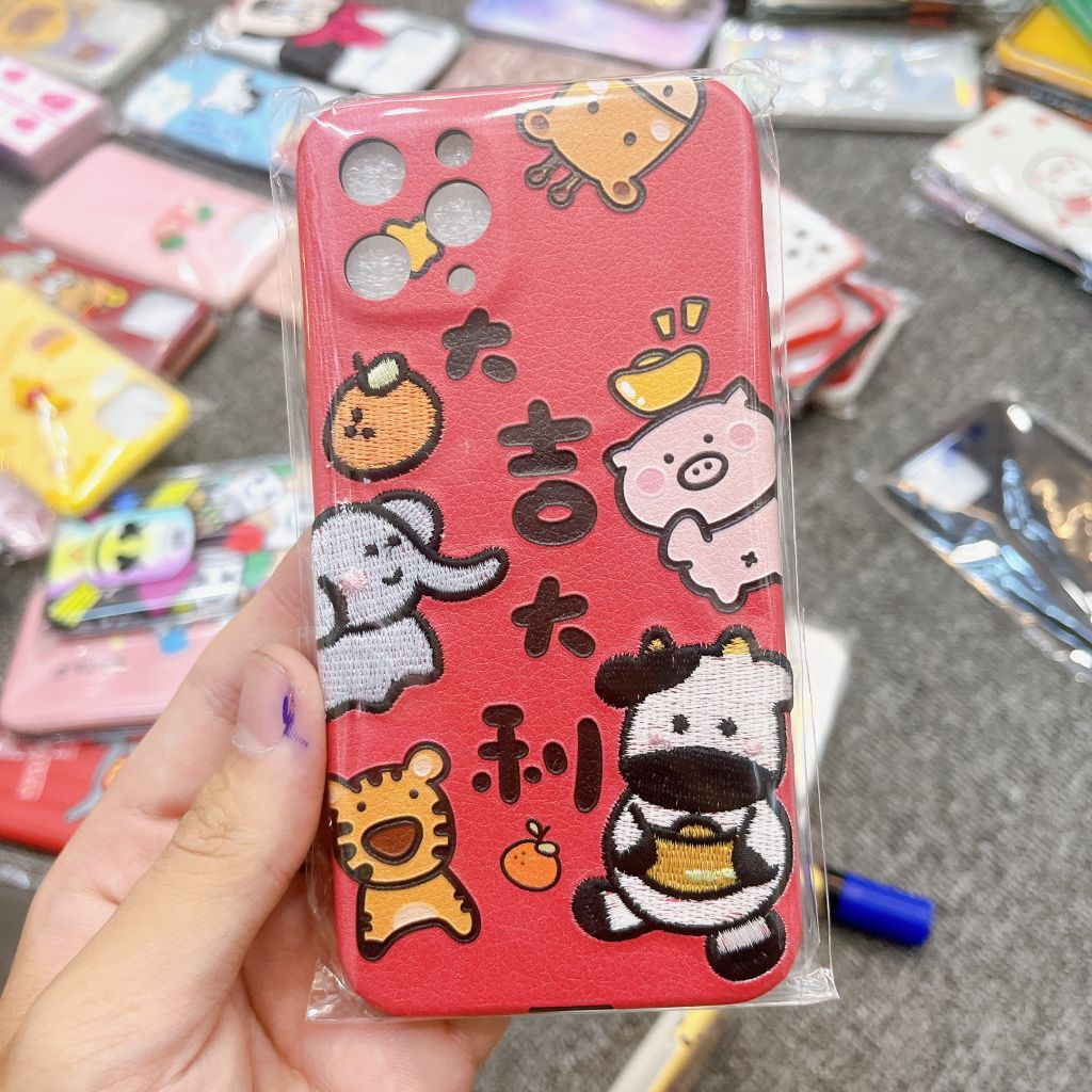 Case Ốp điện thoại iPhone Bò sữa Nhám da thêu nổi May mắn