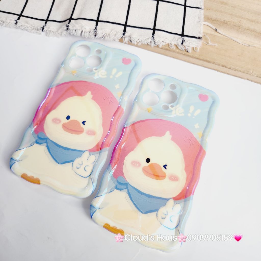 Case Ốp điện thoại iPhone Vịt Cute Đeo Yếm Hologram Viền Gợn Sóng iPhone 11/12/13/14/15/Pro/Promax