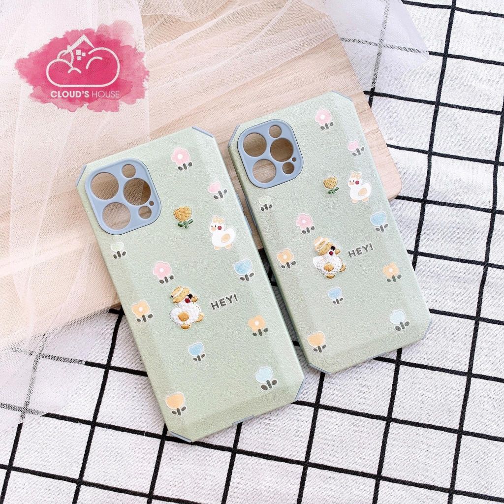 CASE IPHONE Nhám Da Họa Tiết Thêu Nổi Vịt ( Phôi Lục Giác )
