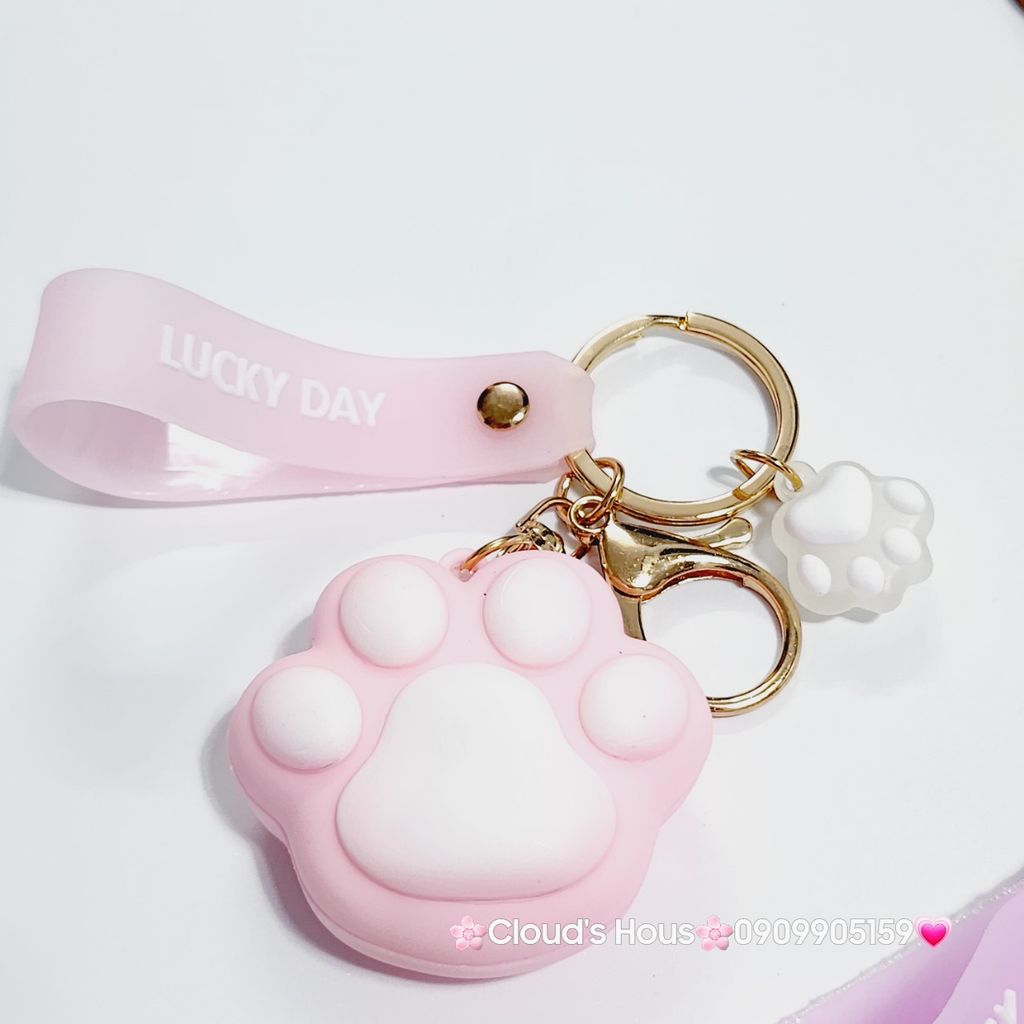 Móc Khóa Chân Mèo Lucky Day