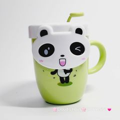 Ly Nước Nhựa Gấu Panda Kèm Muỗng