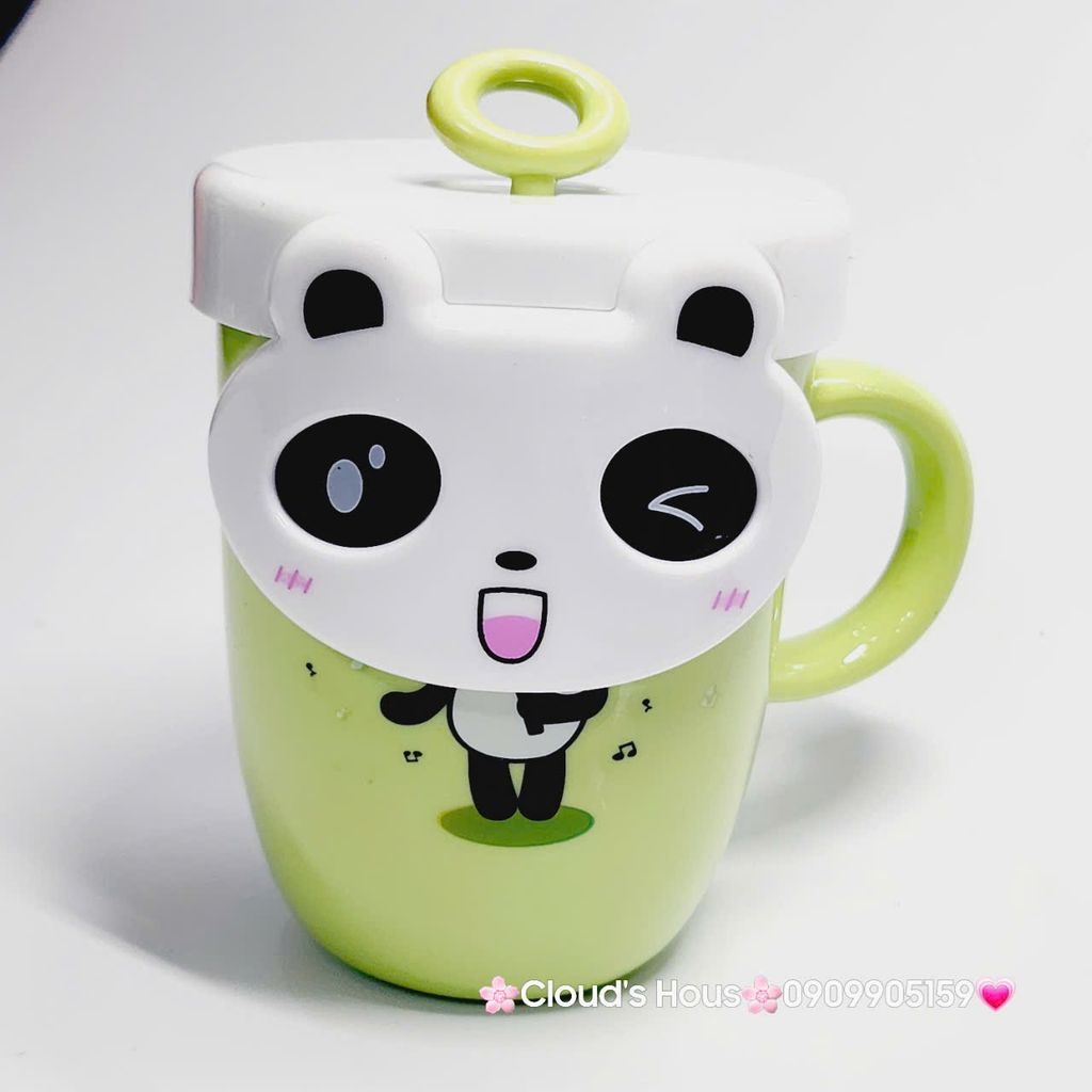 Ly Nước Nhựa Gấu Panda Kèm Muỗng