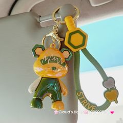 Móc Khóa Gấu Sứ Strive Hai Màu