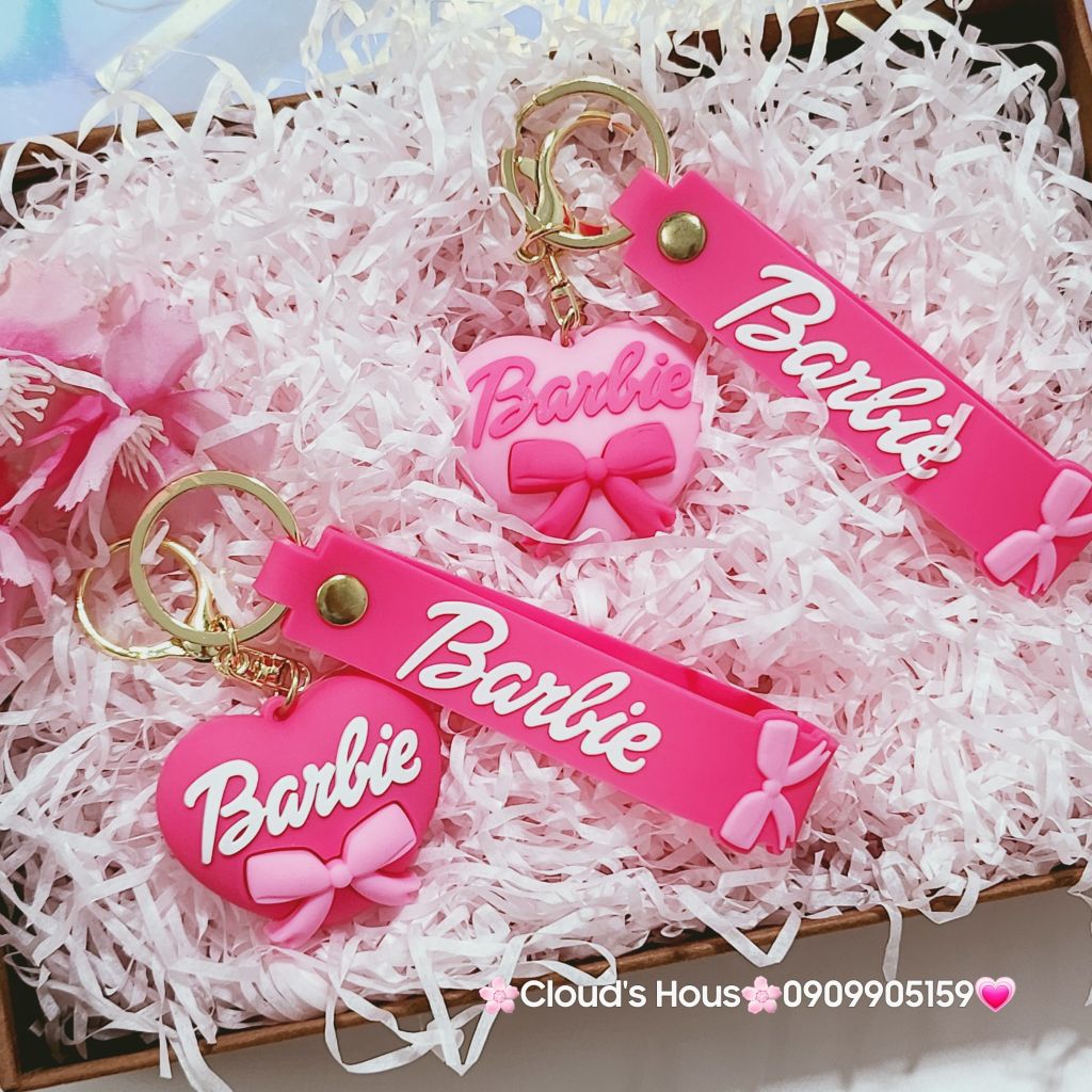 Móc Khóa Barbie Trái Tim bên lề