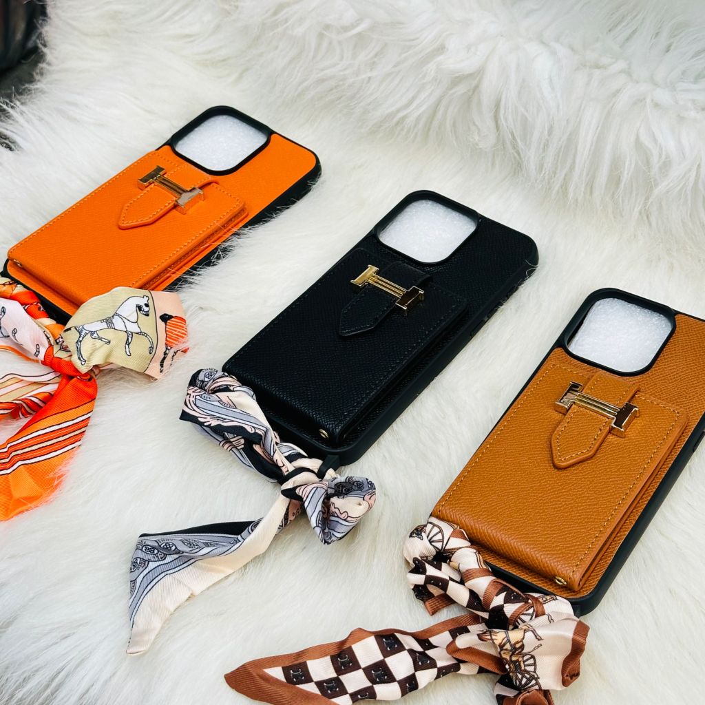 Case Ốp điện thoại iPhone Da Trơn Logo H Ví Mini Gài Kèm Dây Lụa Sang Chảnh iPhone 12/13/14/15/Pro/Promax