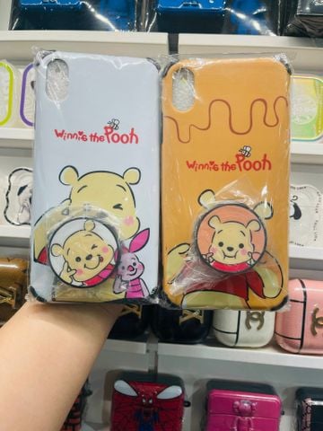 CASE IPHONE GẤU POOH Say Hi Nhám Viền Dẻo ( kèm Popsocket)