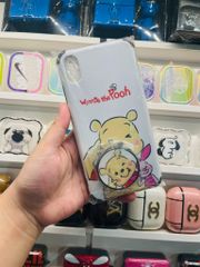 CASE IPHONE GẤU POOH Say Hi Nhám Viền Dẻo ( kèm Popsocket)