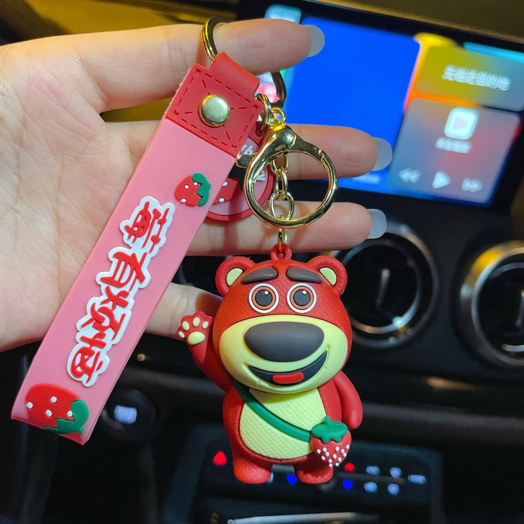 MÓC KHÓA GẤU Dâu LOTSO đeo giỏ