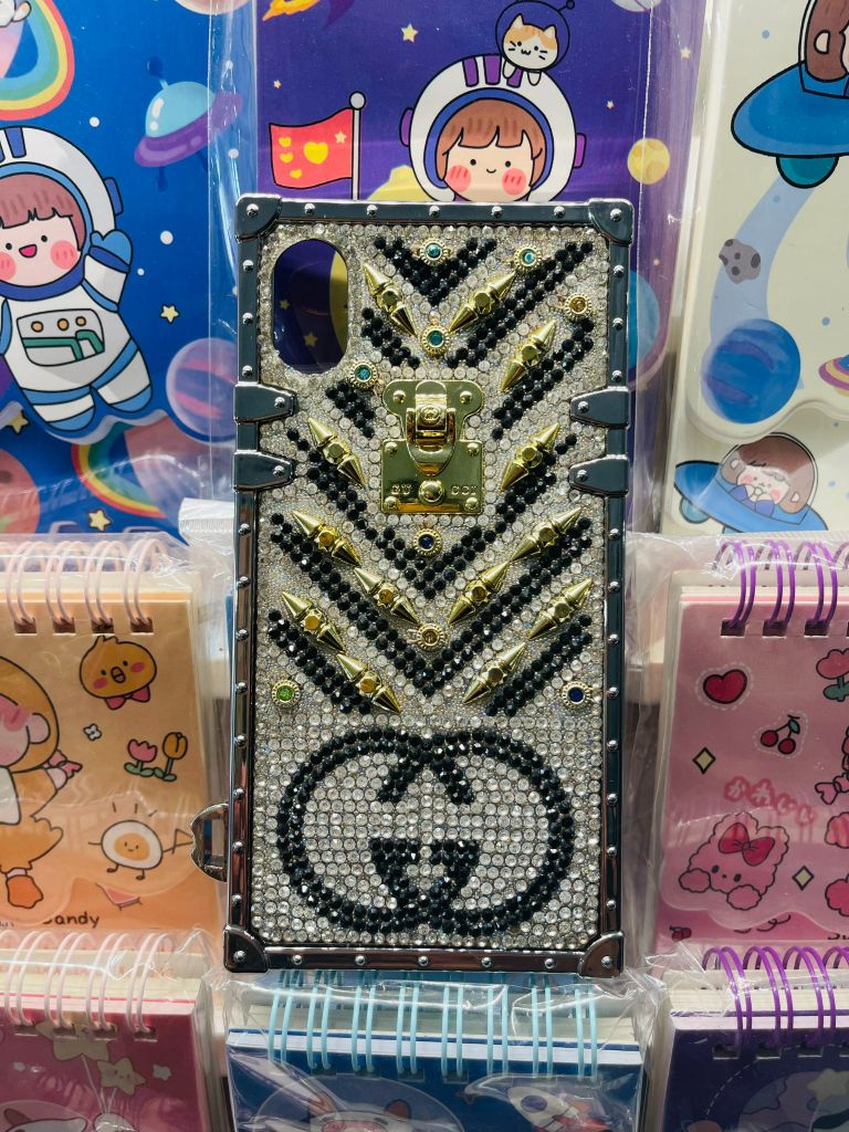 CASE IPHONE GUCCI Đính Đá Sang Chảnh Form Vuông