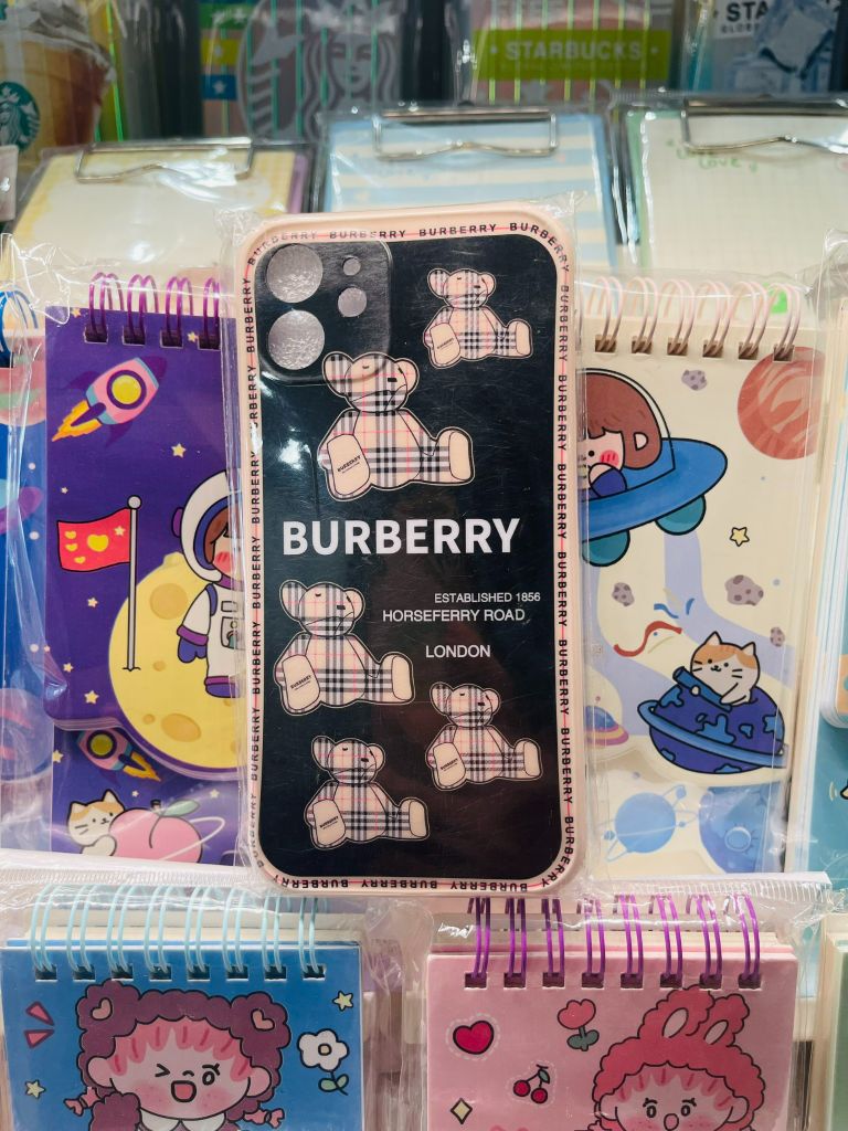 CASE IPHONE Gấu BURBERRY Chất Nhám Bóng