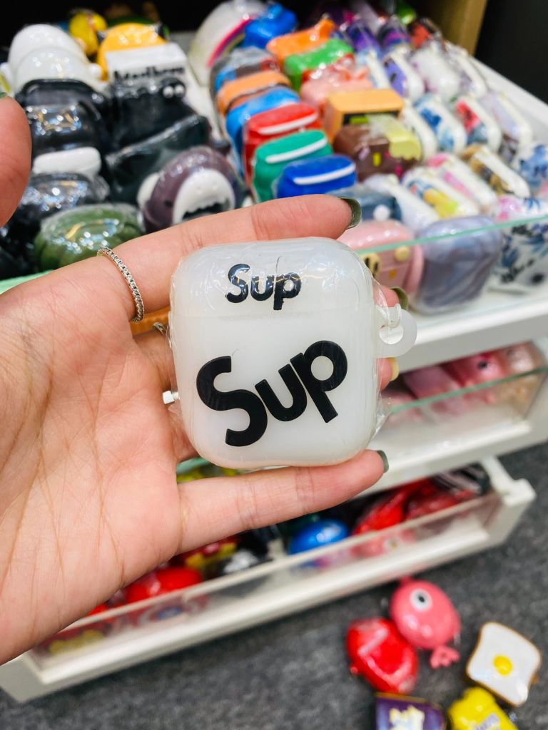 COVER AIRPOD SU DẺO GỌN KUTE MẪU NAM