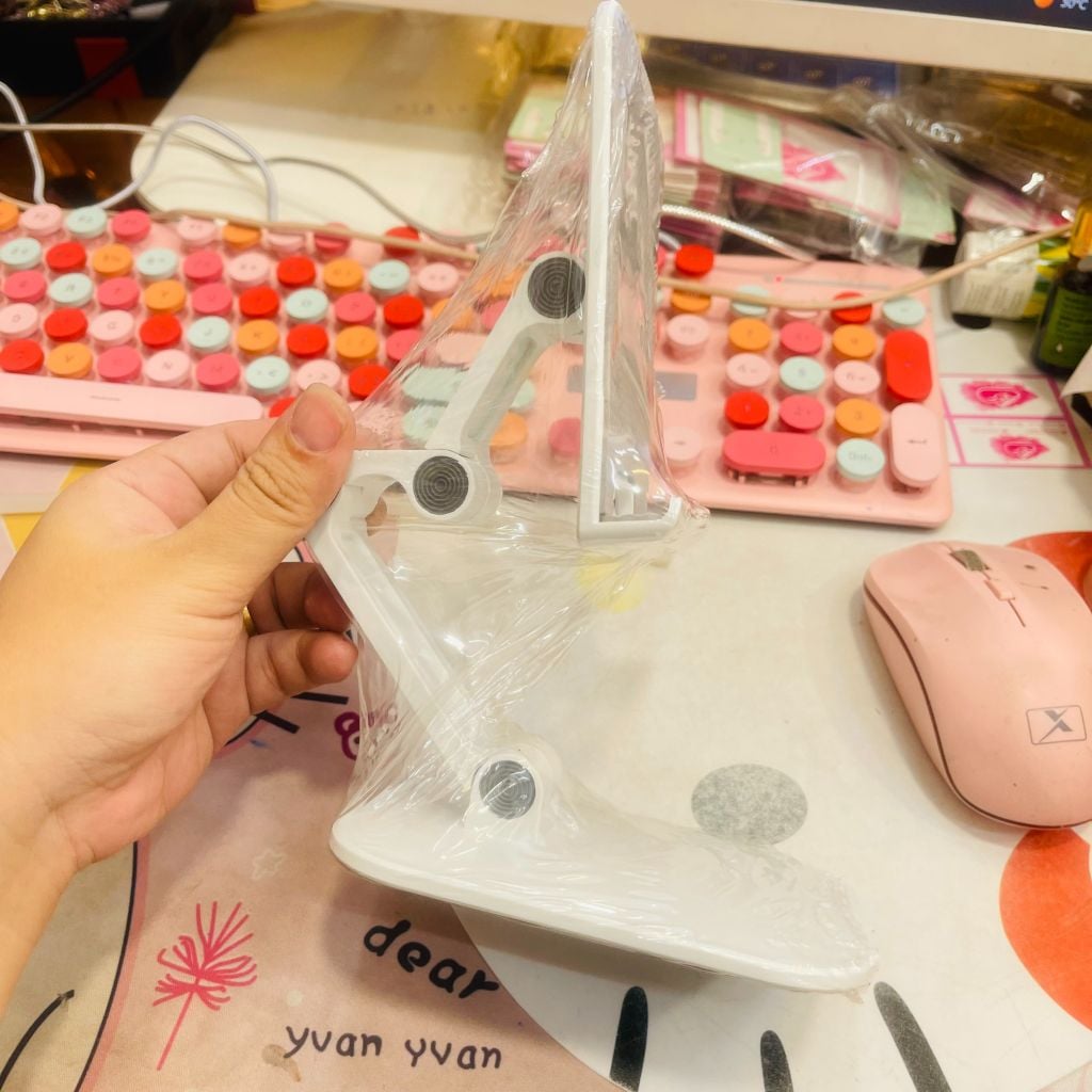 GIÁ ĐỠ Điện Thoại nhiều  PHONE TABLE HOLDER ( bằng nhựa )