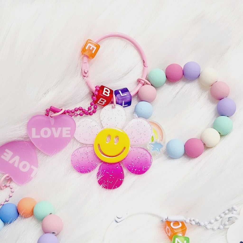 Vòng charm đeo tay hoạt hình kute Bông hoa Mặt Cười