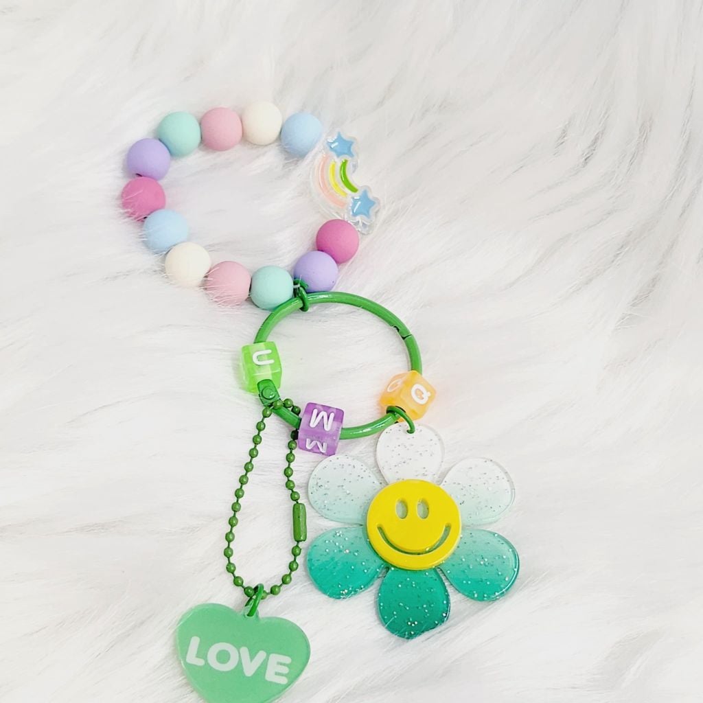 Vòng charm đeo tay hoạt hình kute Bông hoa Mặt Cười