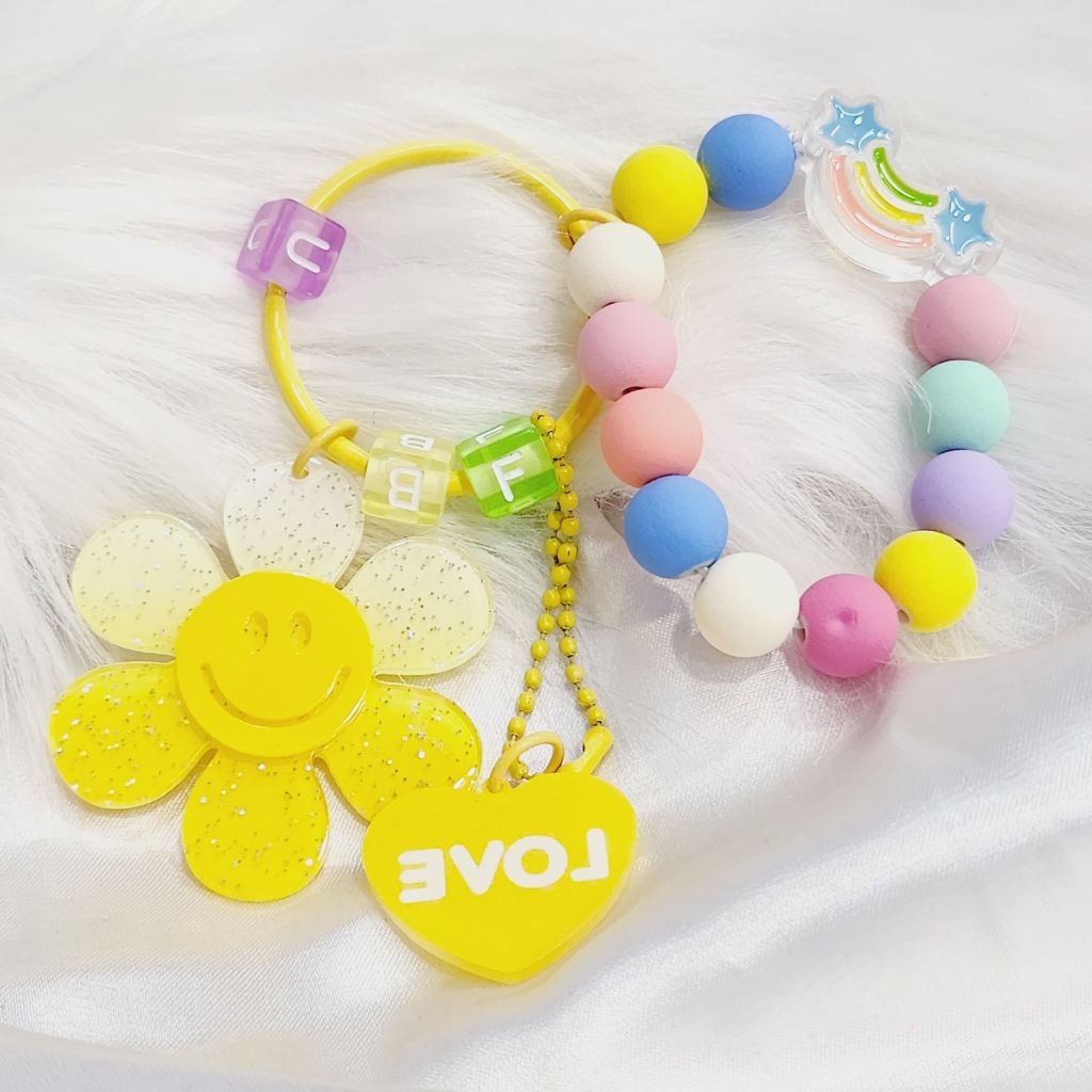 Vòng charm đeo tay hoạt hình kute Bông hoa Mặt Cười