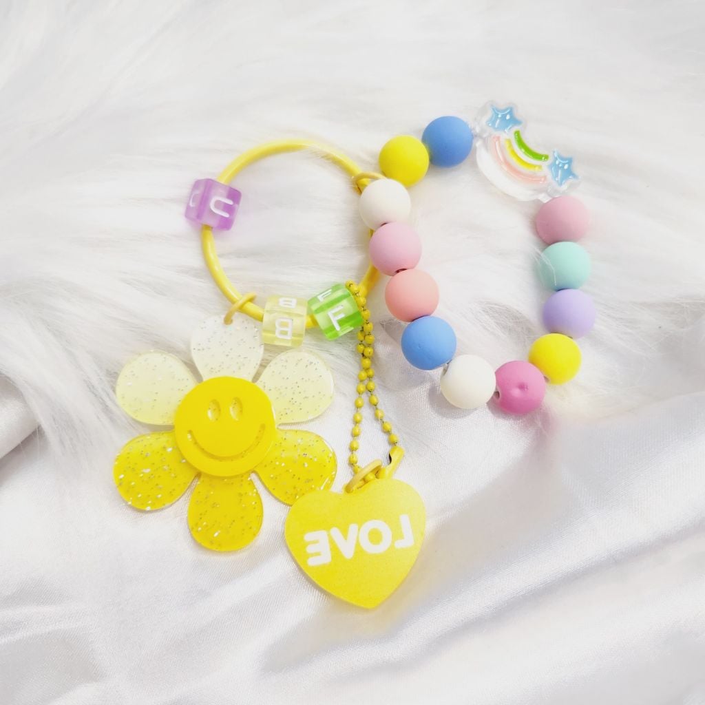 Vòng charm đeo tay hoạt hình kute Bông hoa Mặt Cười