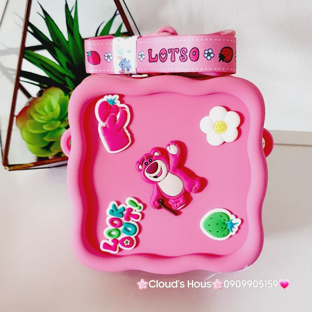 TÚI ĐEO CHÉO Silicone Gấu Dâu Lotso Form Vuông Chính hãng