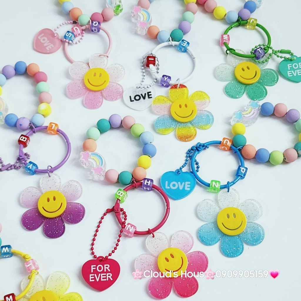 Vòng charm đeo tay hoạt hình kute Bông hoa Mặt Cười