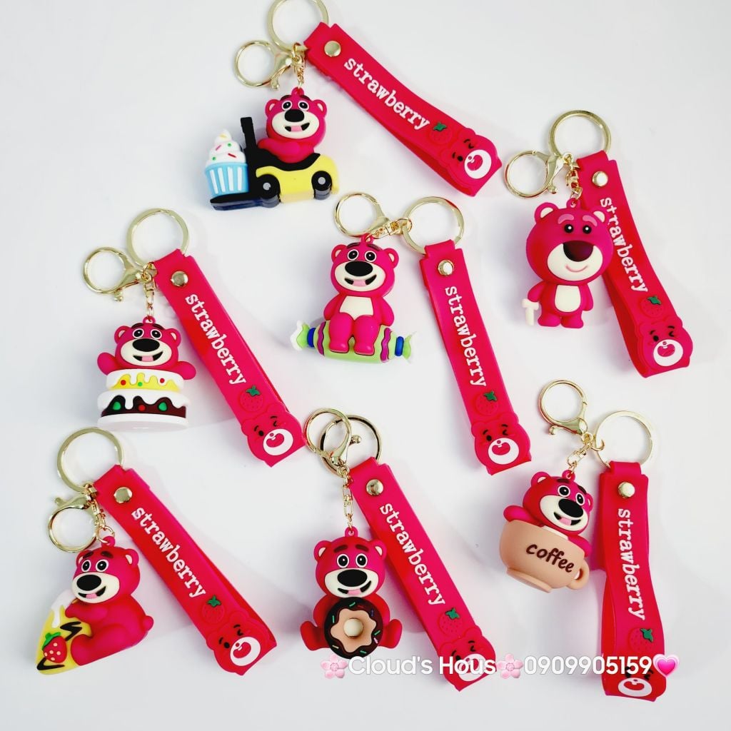 Móc khóa Gấu dâu Lotso đồ ăn & cầm gậy Strawberry