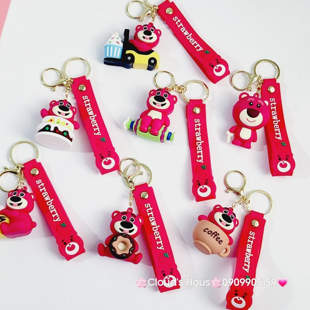 Móc khóa Gấu dâu Lotso đồ ăn & cầm gậy Strawberry