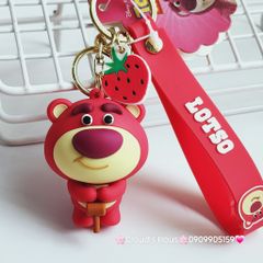 Móc khoá Lotso Gấu Dâu Mặt Bự Cầm Gậy Chính hãng Disney