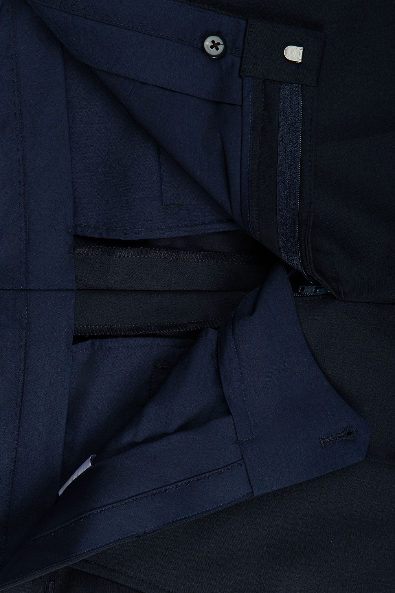 Xanh navy đậm