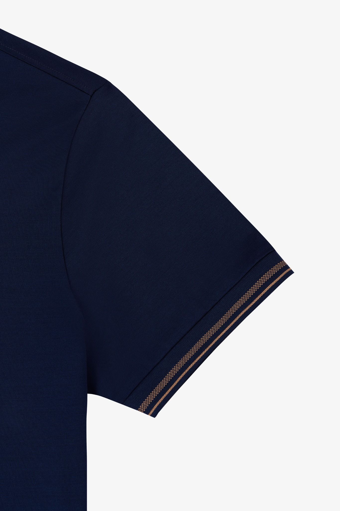 Xanh navy đậm