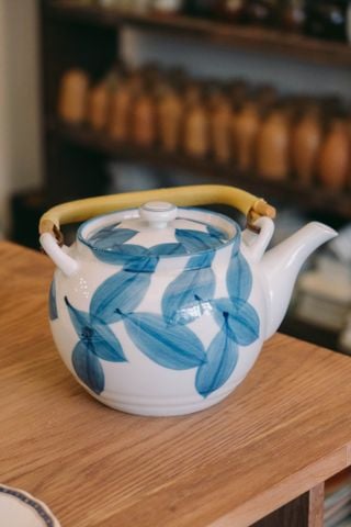  Ấm trà họa tiết lá xanh 