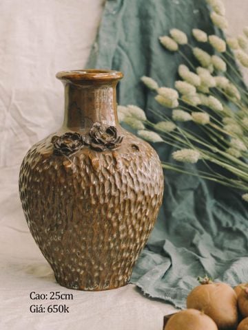  Lọ nâu đắp nổi 