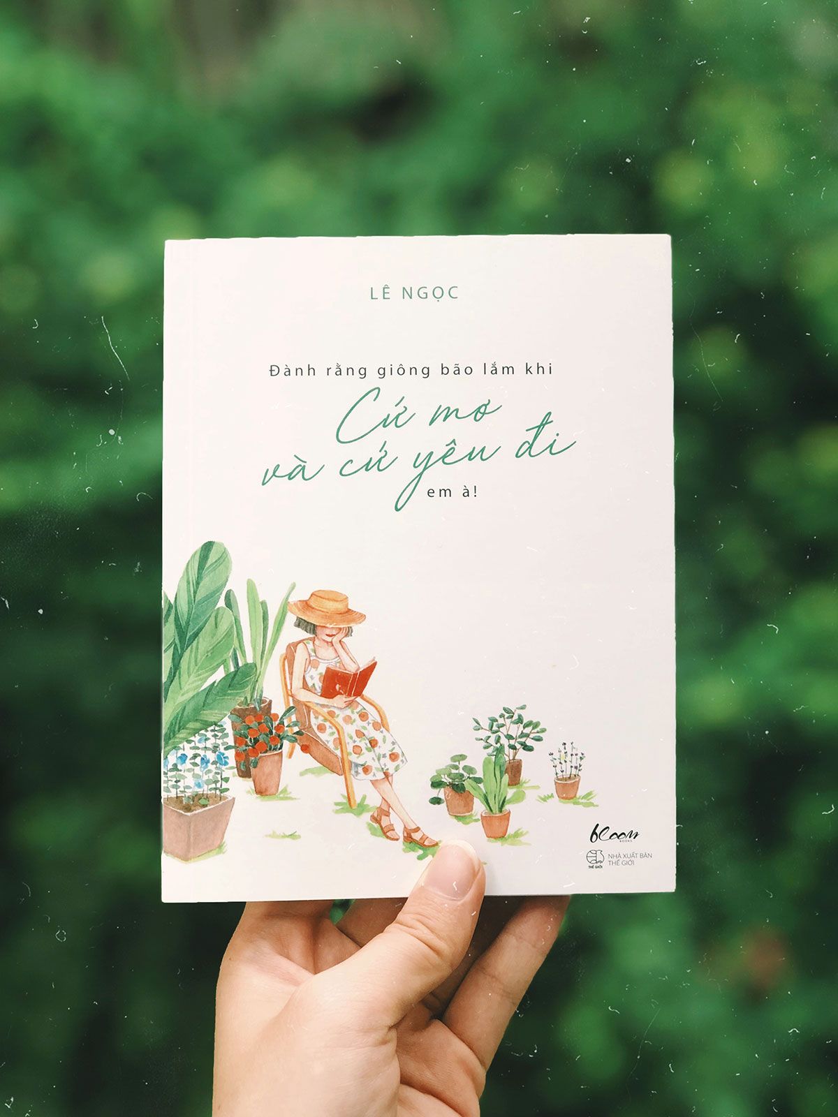 Sách Cứ mơ và cứ yêu đi