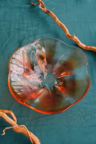  Đĩa kiểu hình bông hoa đỏ 