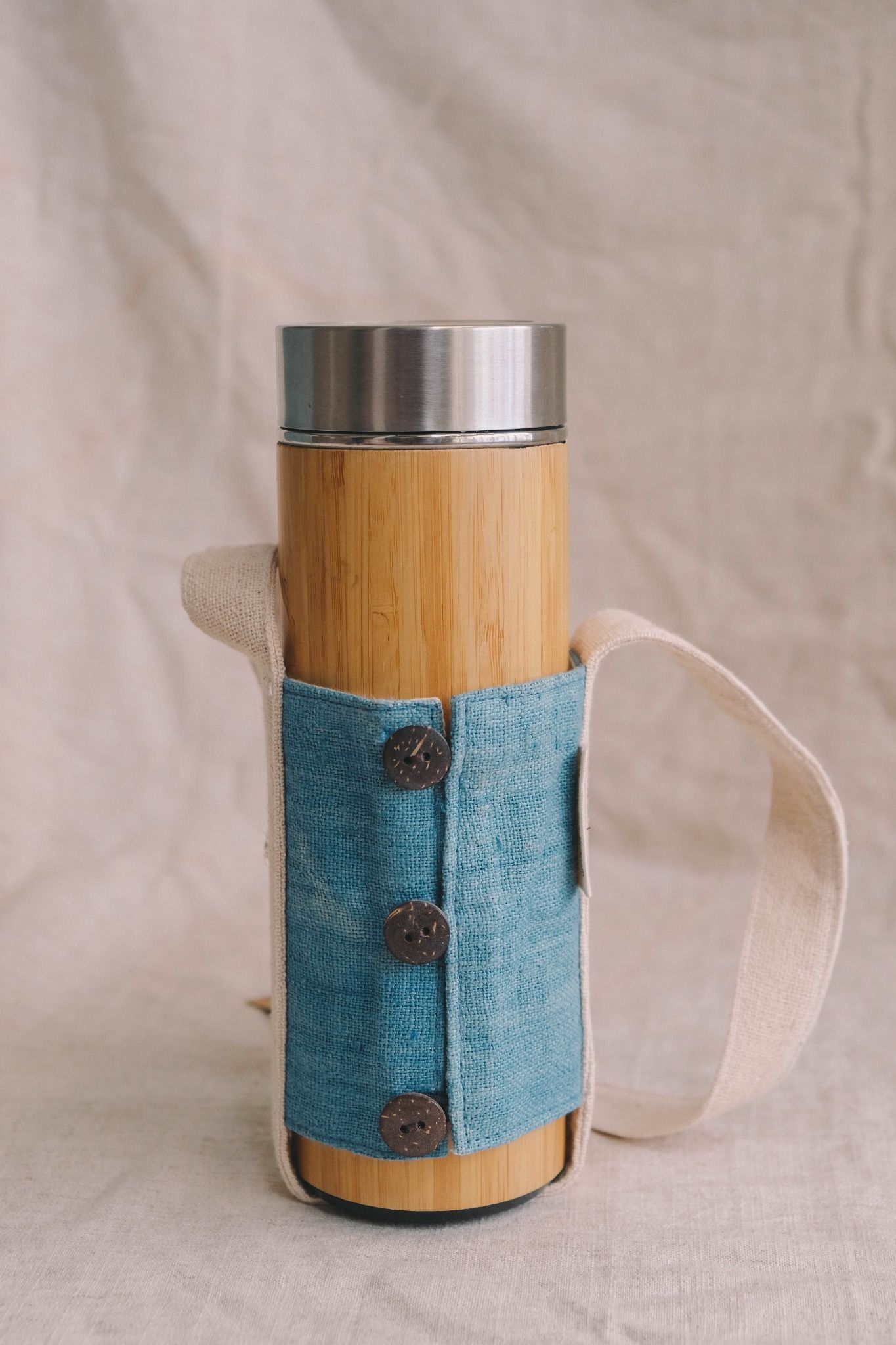 Hemp cup/bottle holder with buttons