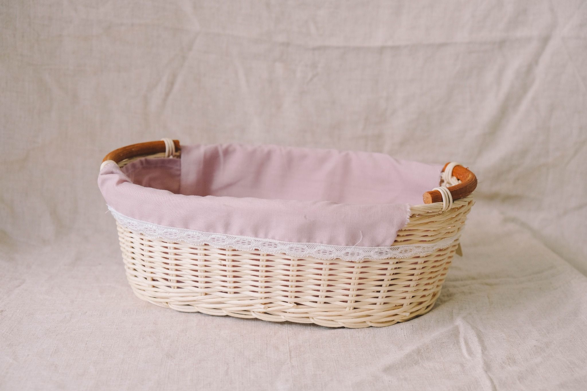 NT-Rổ mây Oval trắng có lót