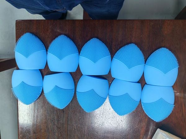  Khuôn sản xuất Máy rửa mặt silicone theo yêu cầu 