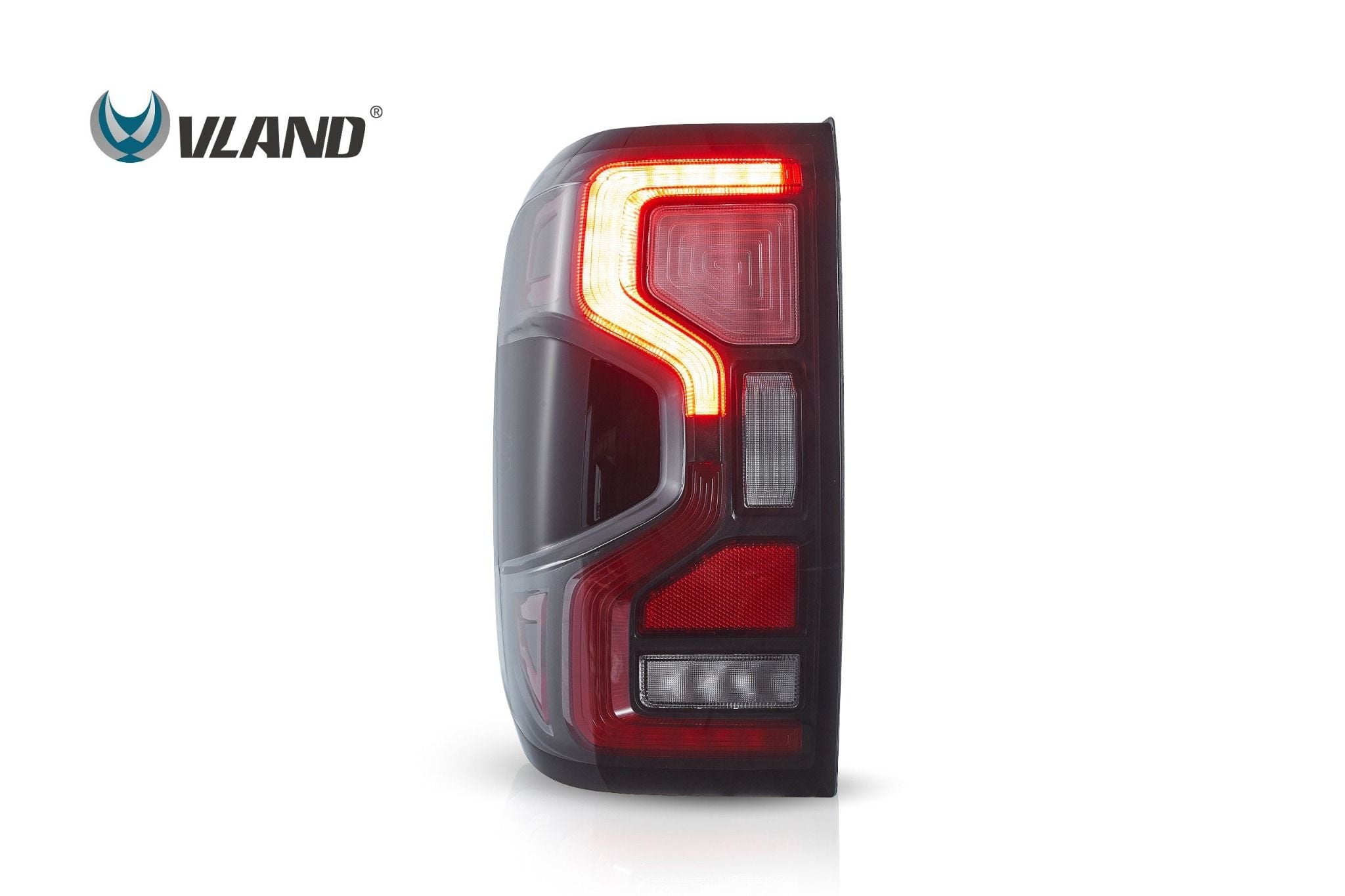  Đèn hậu Ranger 2023 T9 XLS XLT lên Wildtrack do Vland sản xuất 