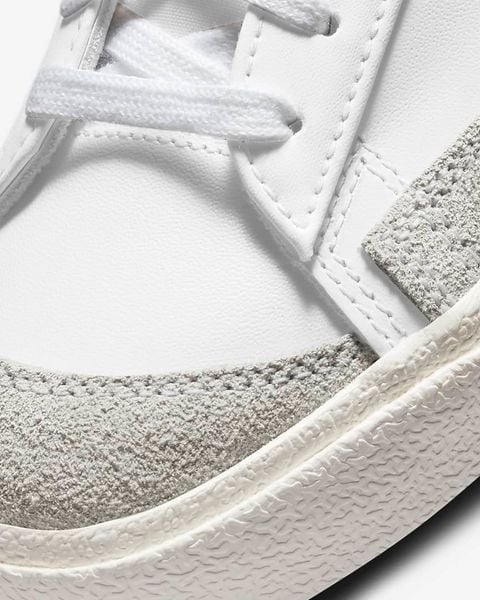 Giày Nike Blazer Low '77 W White Black DC4769-102