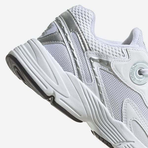 Giày Adidas Astir Cloud White Silver Metallic W GY5565