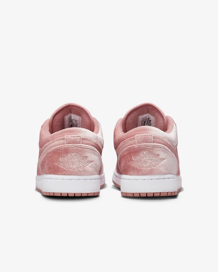 nike low pink velvet