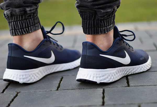 Giày Nike Revolution 5 Navy/white BQ3204-400